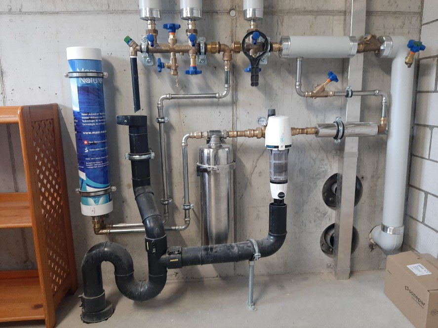 Review by Ruedi Seliner